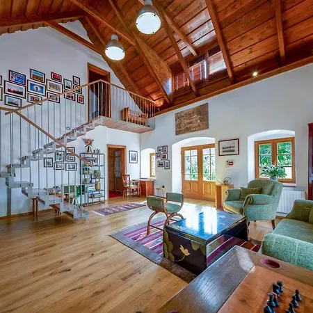 Abrahome Elegant Hideaway *